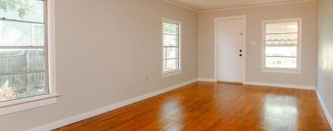 Photo - 358 Breamwood Ave