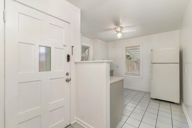 Building Photo - 429 49th St Rental