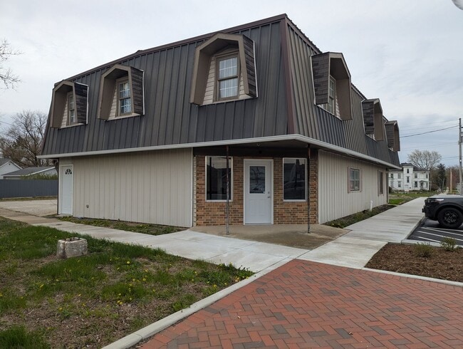 Photo - 301 N Central St Unit B