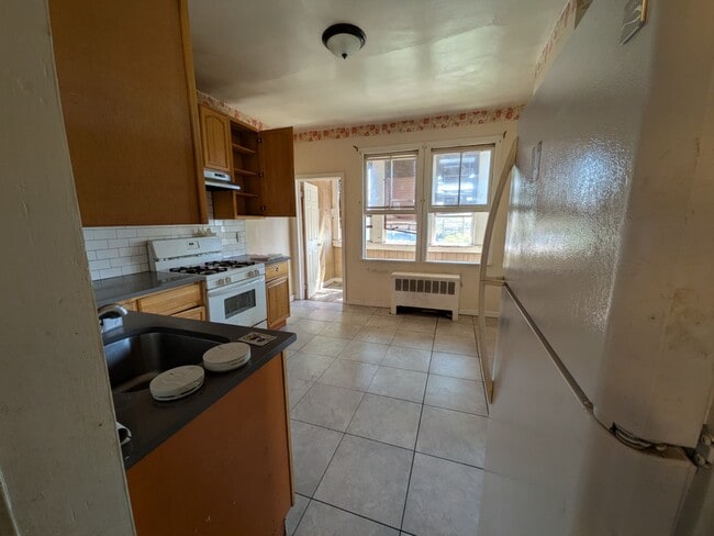 Building Photo - 152 Ridge Ave Unit Apt 3