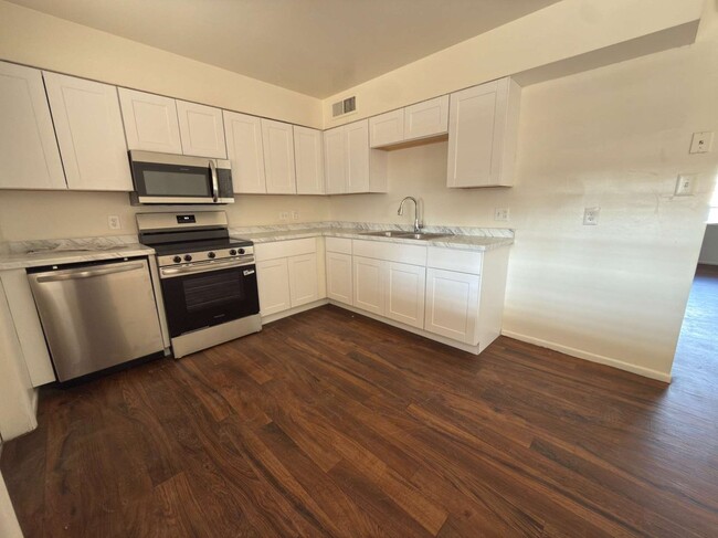 Photo - 7010 N 34th Ave