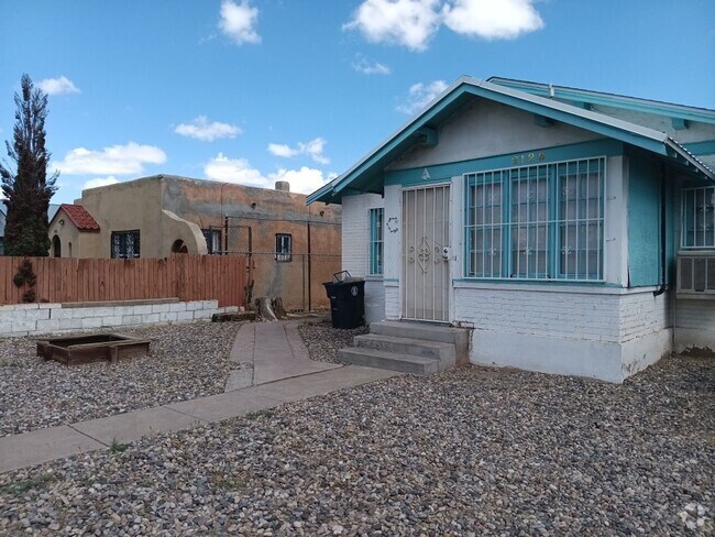Building Photo - 2129 Coal Ave SE Unit A Rental