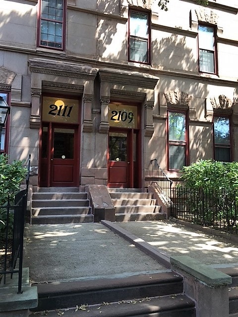 Building Photo - Green Street Portfolio Rental