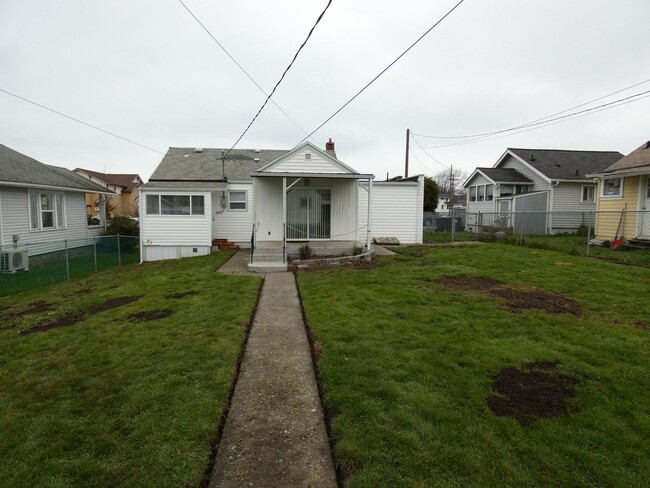 Photo - 330 E 6th St