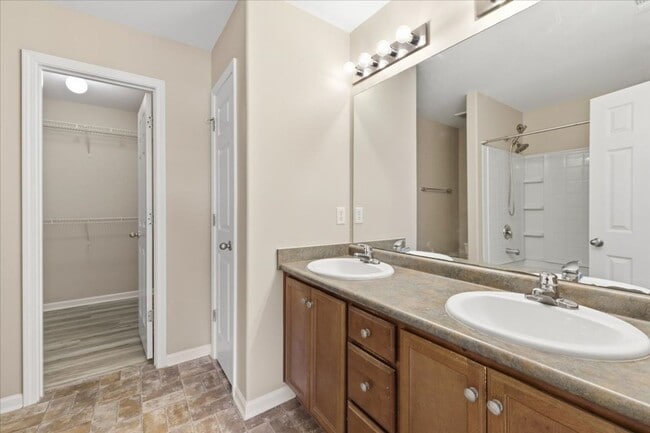 Photo - Beautiful 3BR Home in Lakeshore – Private Yard – Prime Port Wentworth Location