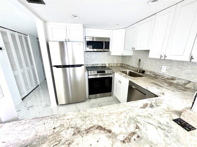 Photo - 4550 Cove Cir Unit 905