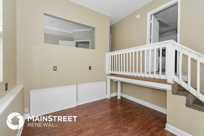 Photo - 861 Pin Oak Dr