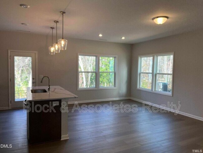 Photo - 3305 Oak Pass Dr