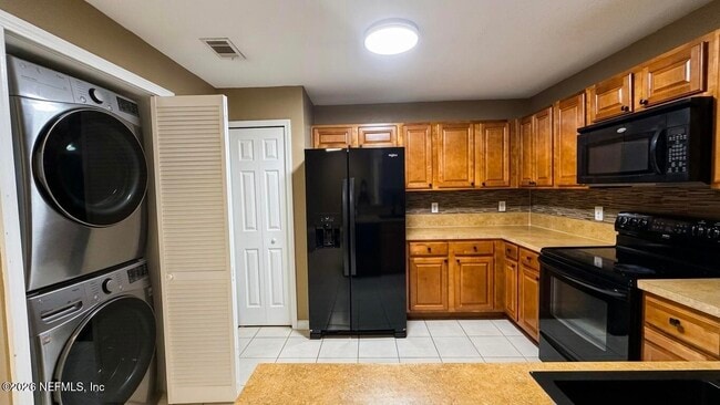 Building Photo - 3610 Kirkpatrick Cir Unit 16