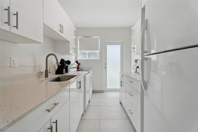 Photo - 835 80th St Unidad 3