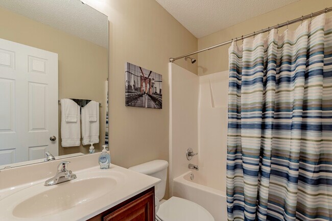 Photo - 236 Merchants Dr