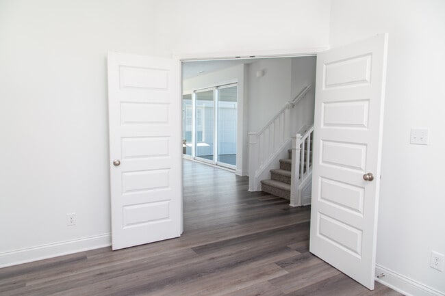 Photo - 6971 Pickett Pl