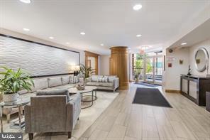 Building Photo - 3900 Tunlaw Rd NW Unit 305