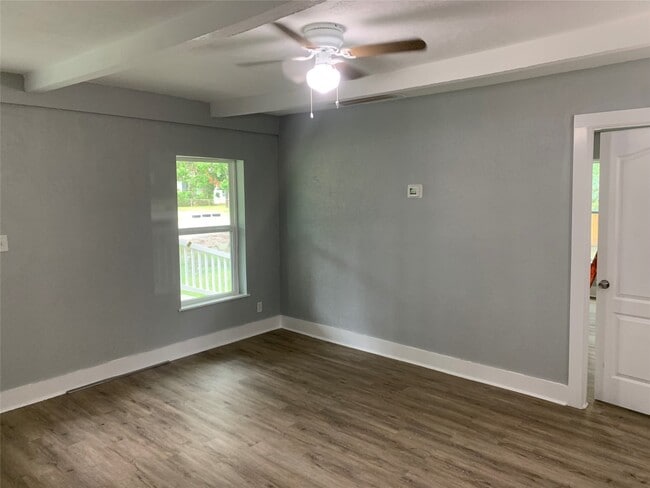 Photo - 1411 Miles St