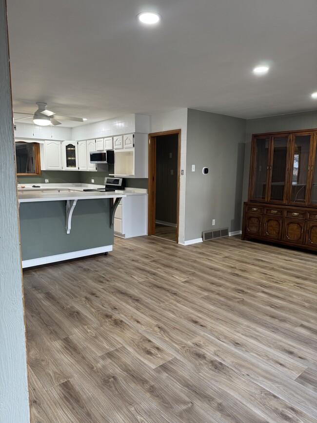 Photo - 8944 Erie St