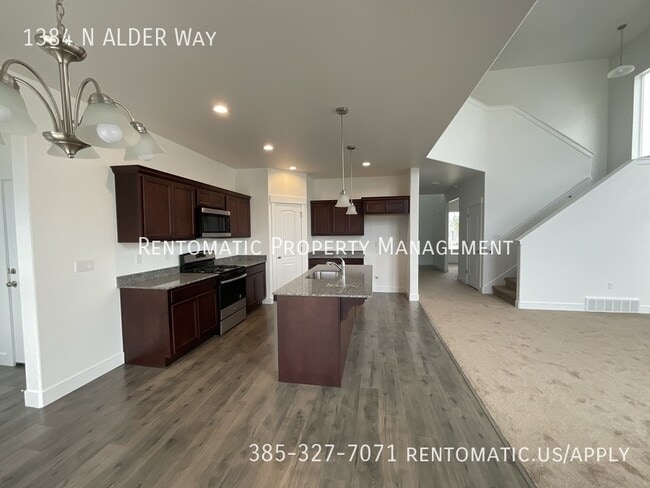 Photo - 1384 Alder Wy