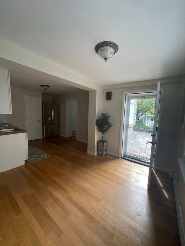 Photo - 224 Commerce St Unidad B