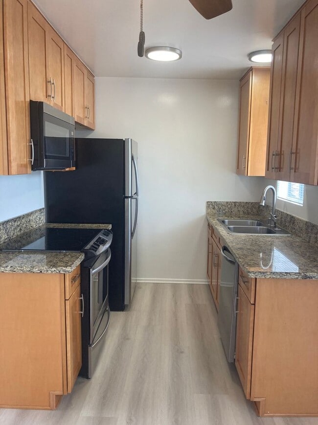 1102 - 1102 Apartment Unit 1106