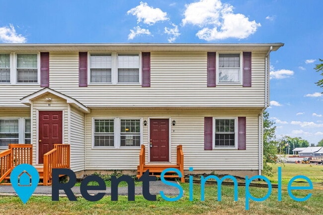 Building Photo - 11 S Church St Unit Apt #2