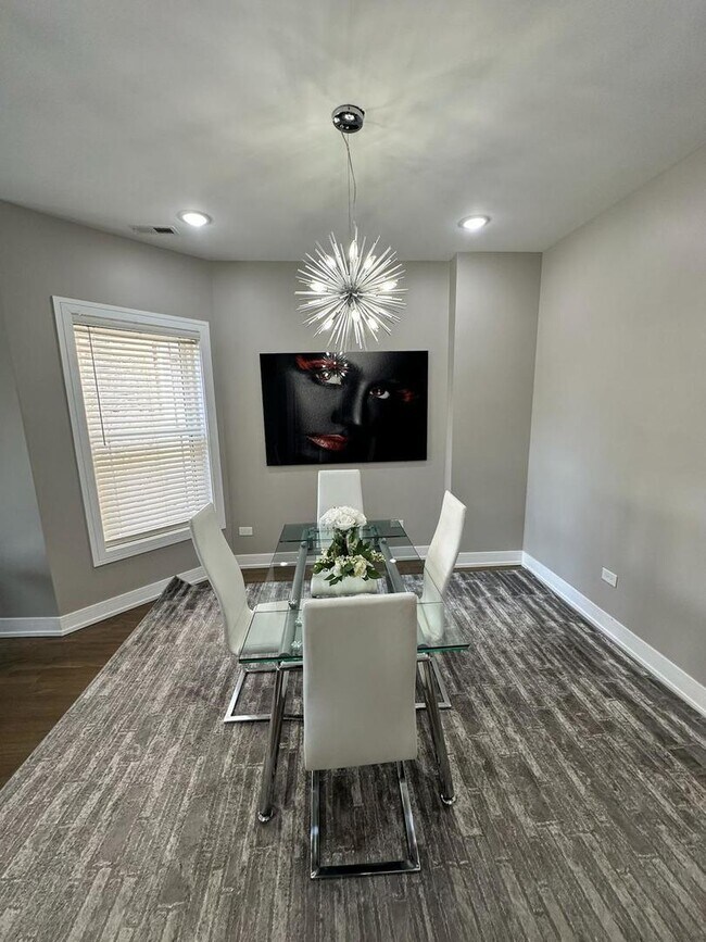 Photo - 6807 S Calumet Ave