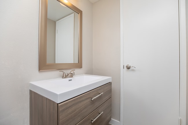 07.jpg - Augustine at Glendale