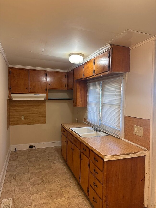 Photo - 310 E Granville St Unidad 2