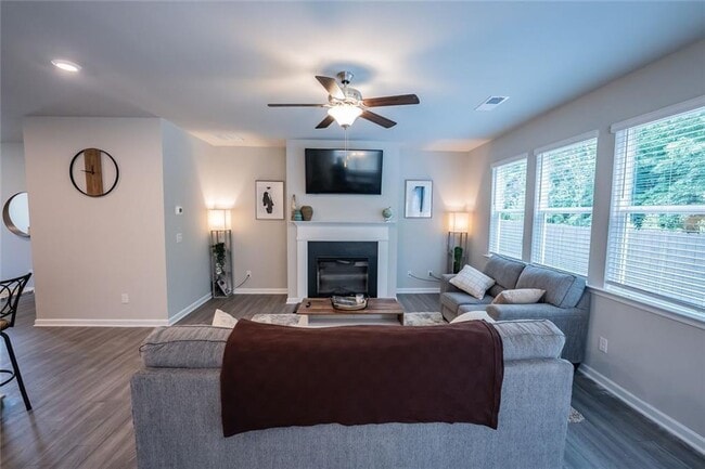 Photo - 454 Burgundy Terrace SE
