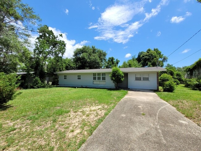 Photo - MOVE IN SPECIAL: Waived $350 Cleaning Fee!...