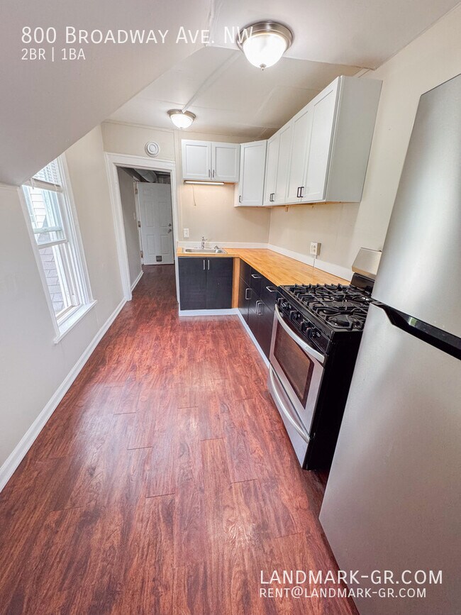 800 Broadway Ave NW