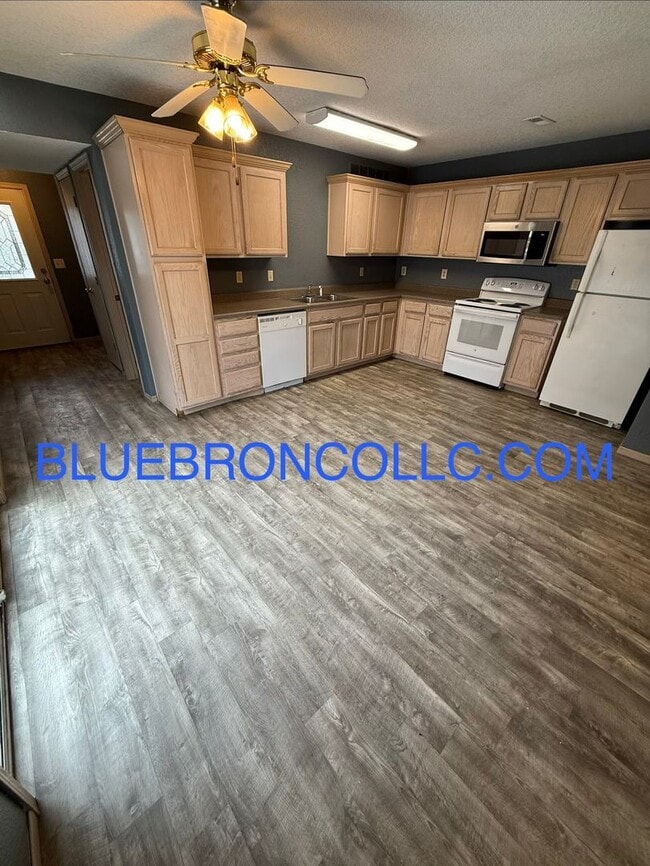 Photo - Beautiful unit in a quiet cul-de-sac