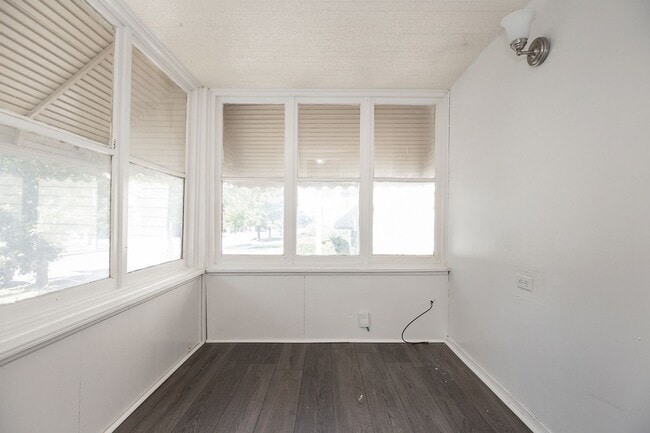 Photo - 2 BED 1 BATH SINGLE FAMILY HOME IN EUCLID!