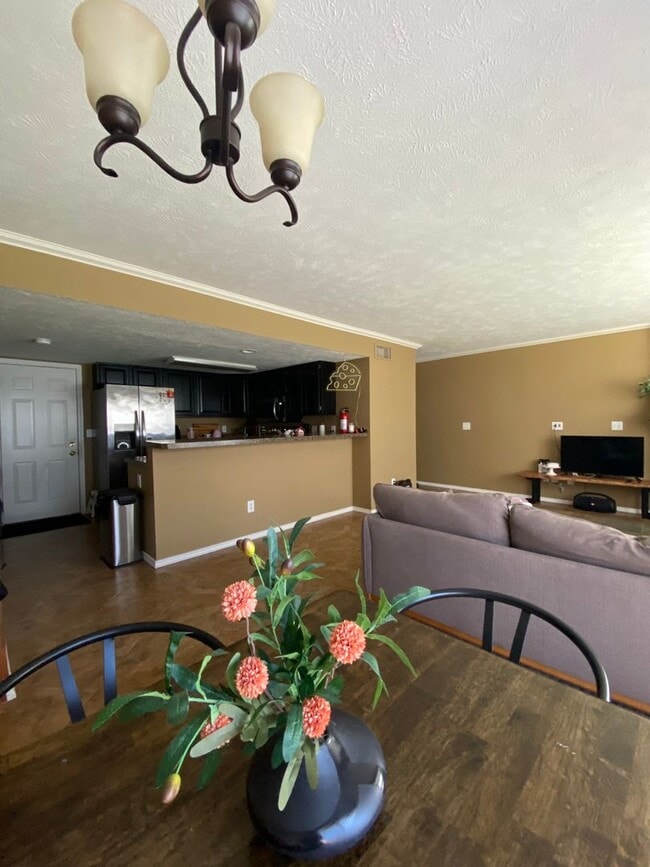 Photo - Great 2 BR 4 bathroom townhouse in Bloomin...