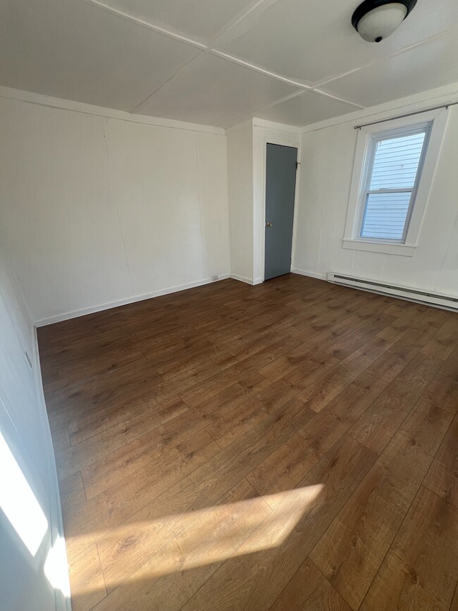 Photo - 529 E William St