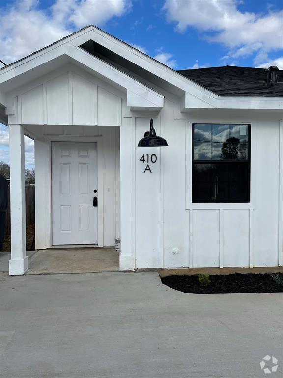 Building Photo - 410 Sugar Haven Unit A Rental