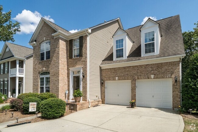 Building Photo - Luxury Golf Course Town Home with Master S...