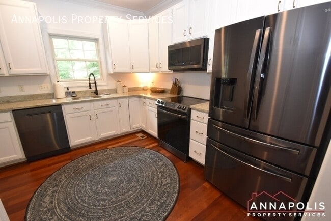 Photo - 3294 Stepney St