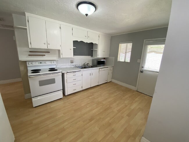 Photo - 2-Bed, 2-Bath Townhome in Saint George Unit 10