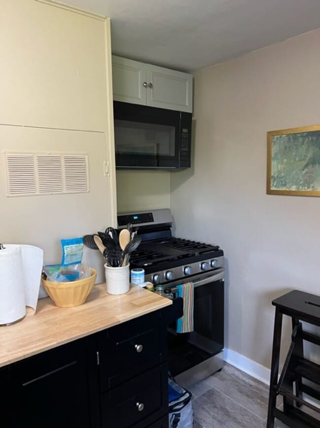 Photo - 208 N Lewis St Unidad A