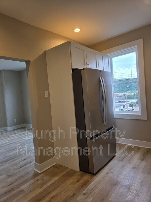 Photo - 139 W 9th Ave