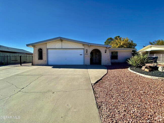 Building Photo - 1305 Vista De Oro Dr Rental