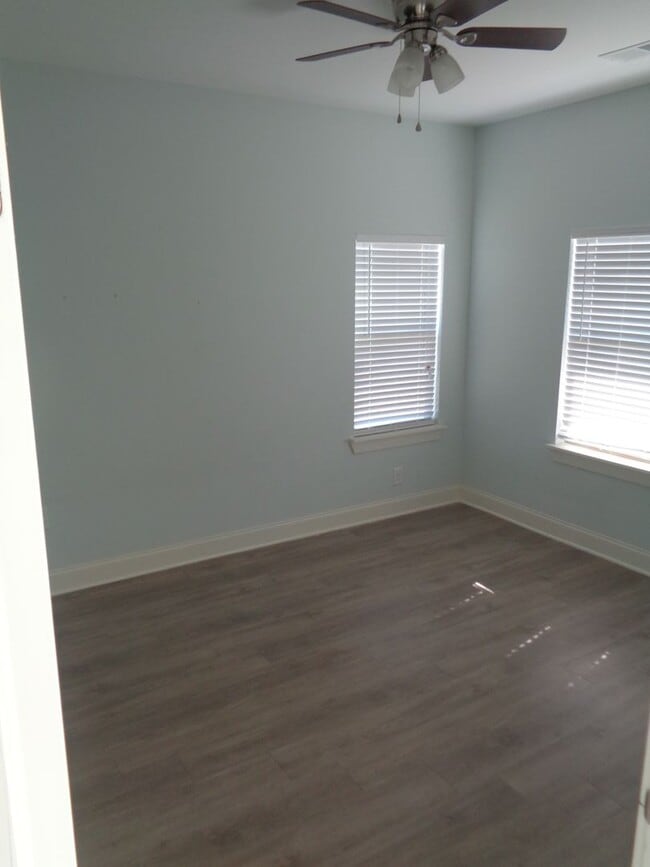 Photo - 4021 Blackstone Dr Unit 204