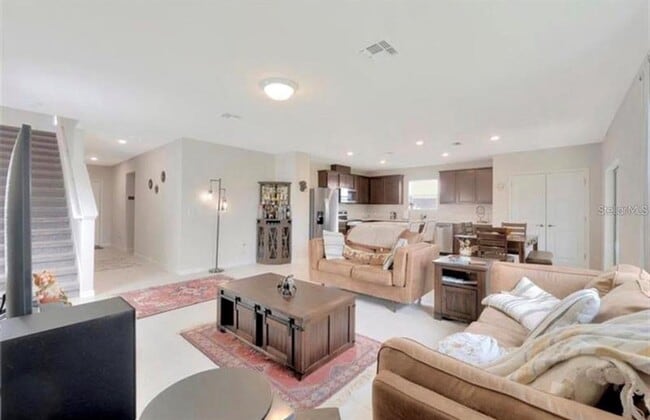 Photo - 9079 Royal River Cir