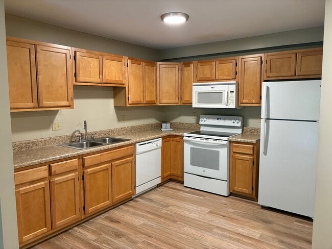 Photo - Lakepointe Apartment Homes