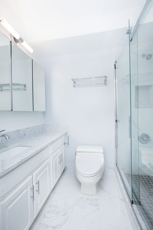 Photo - 330 E 38th St Unit 43H