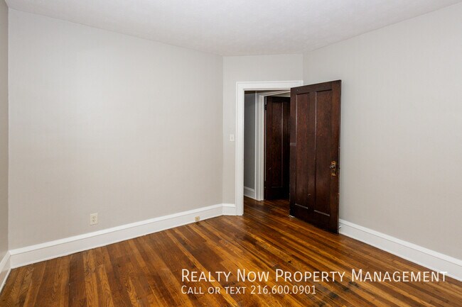 Photo - 3765 W 134th St Unidad 1