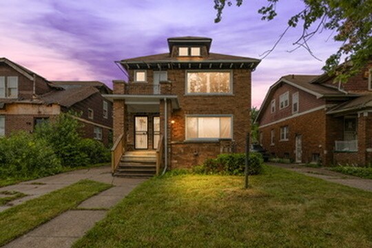 Photo - 14170 Strathmoor St