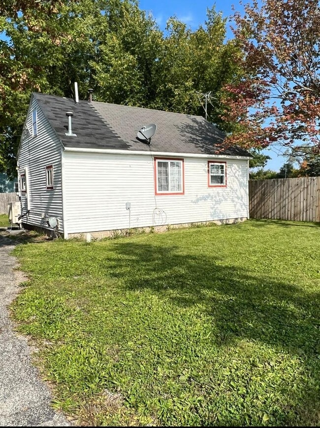 Photo - 2221 Salt St