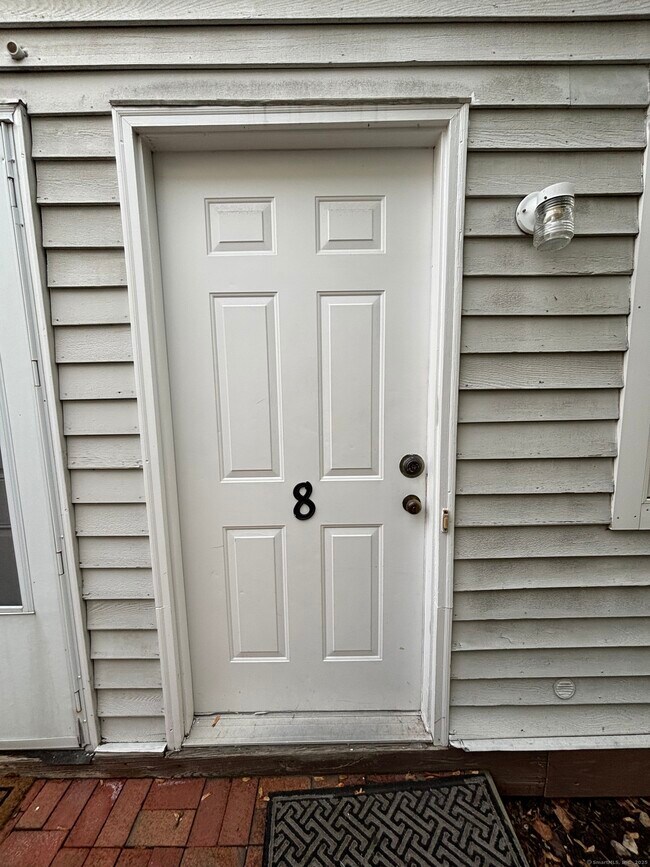 Building Photo - 26 Fairfield Ave Unit 8B