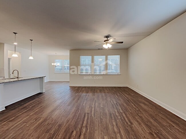 Photo - 502 Cash Cir