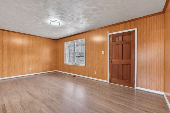 Photo - 107 Rosewood Cir